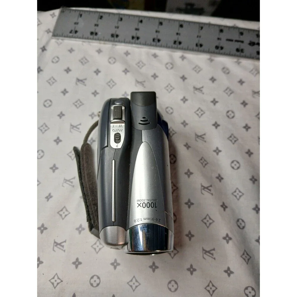 Canon DC210 DVD Camcorder Battery & Charger Not Included
